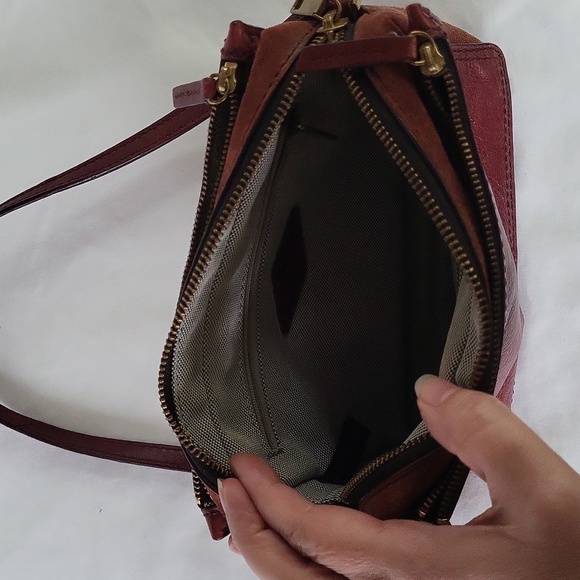Fossil Campbell Leather Crossbody Bag - Picture 6 of 11